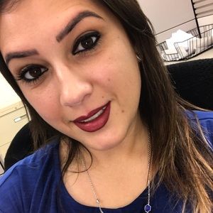 Meet your Posher, Crystal